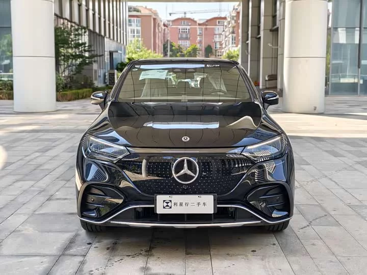 Mercedes-Benz EQE SUV