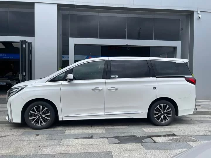 GAC Trumpchi M8
