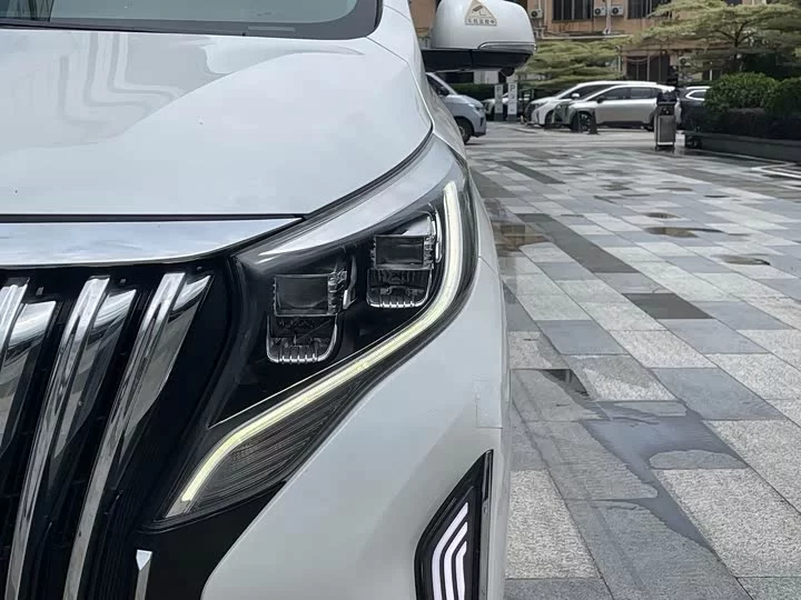GAC Trumpchi M8
