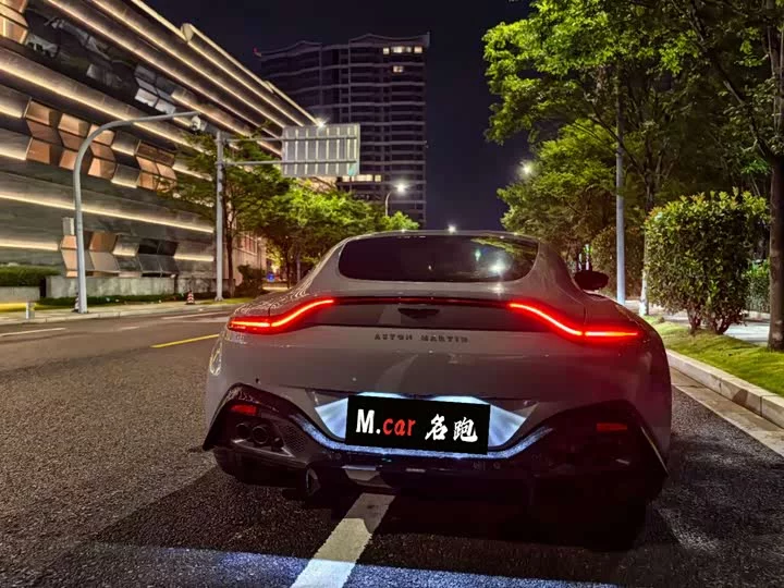 Aston Martin V8 Vantage