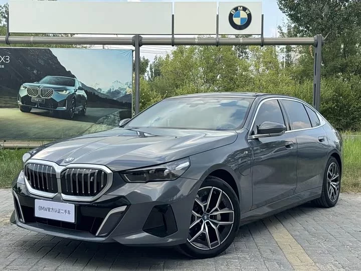 BMW i5