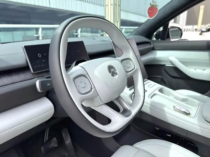 NIO ES6