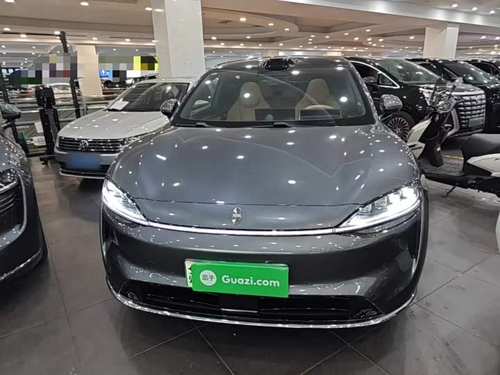 Luxeed R7