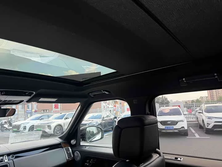 Land Rover range rover