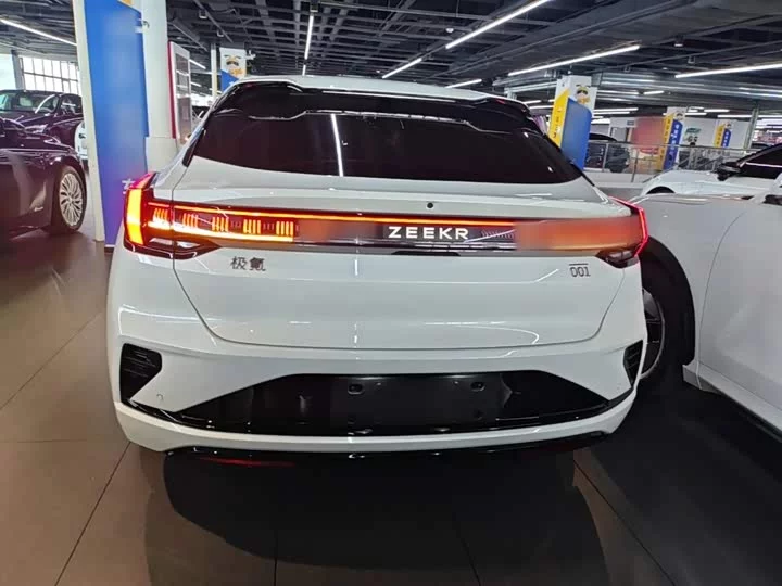 ZEEKR 001
