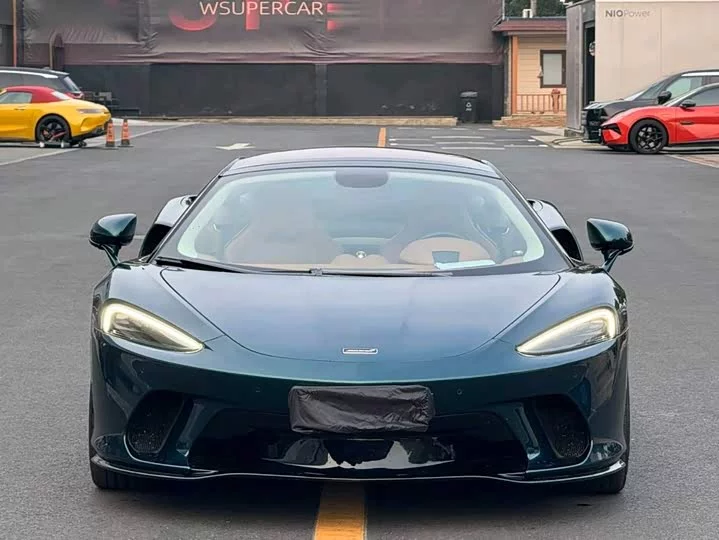 McLaren GT