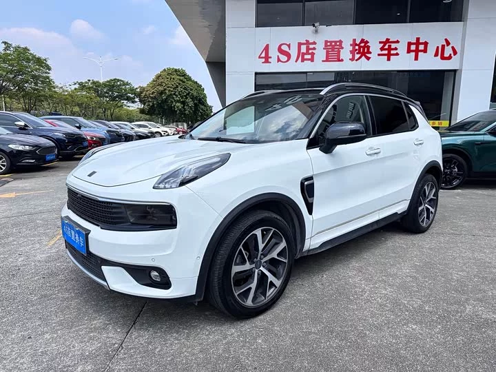 Lynk & Co 01 EM-P