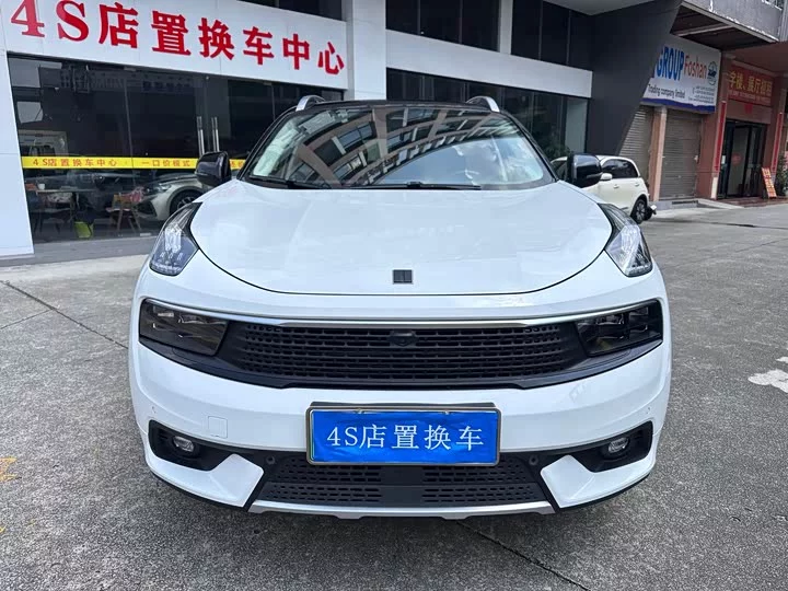 Lynk & Co 01 EM-P