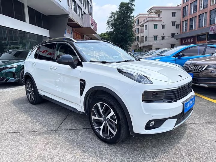 Lynk & Co 01 EM-P