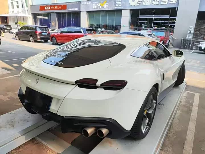 ferrari Roma