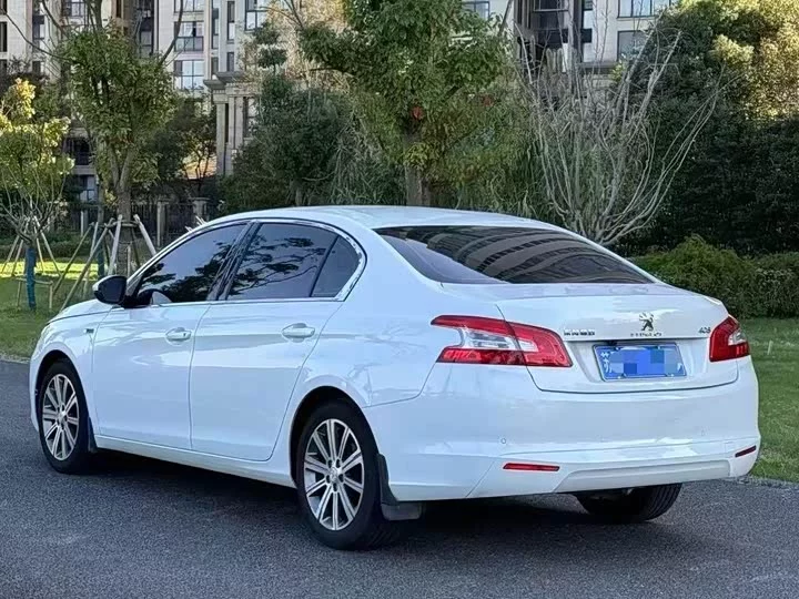Peugeot 408