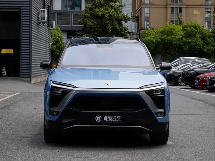 NIO ES8