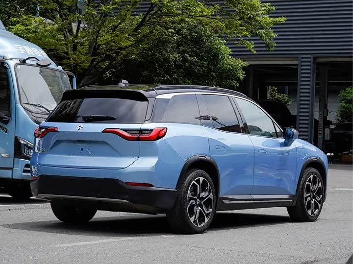NIO ES8
