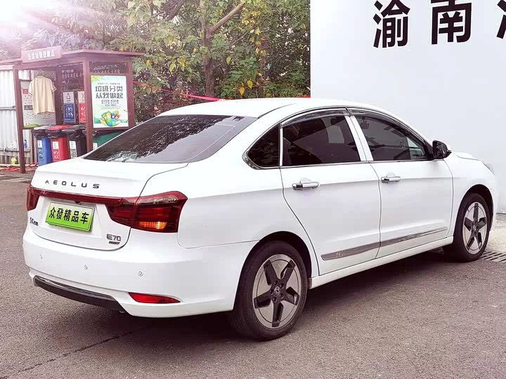 Dongfeng E70