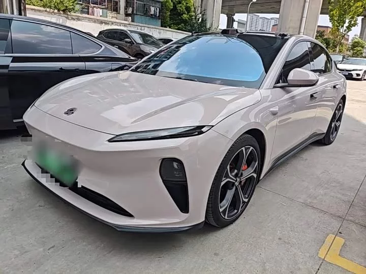 NIO ET5