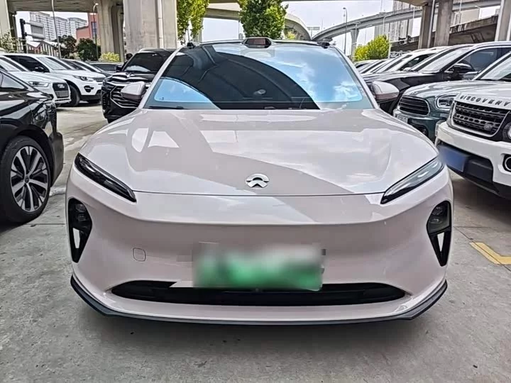 NIO ET5