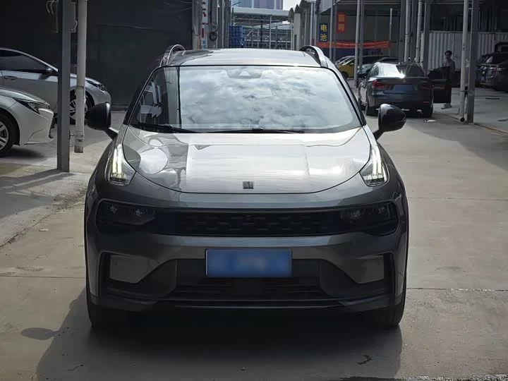Lynk & Co 01
