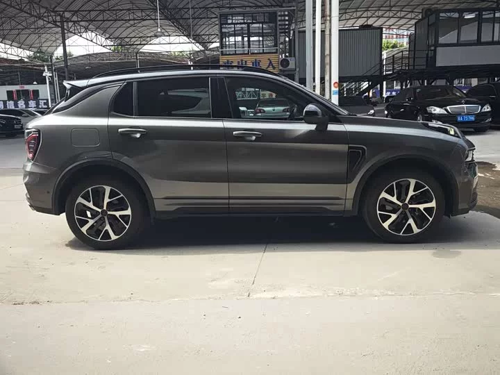 Lynk & Co 01