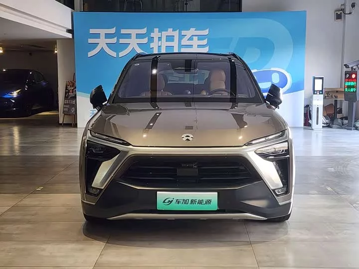 NIO ES8