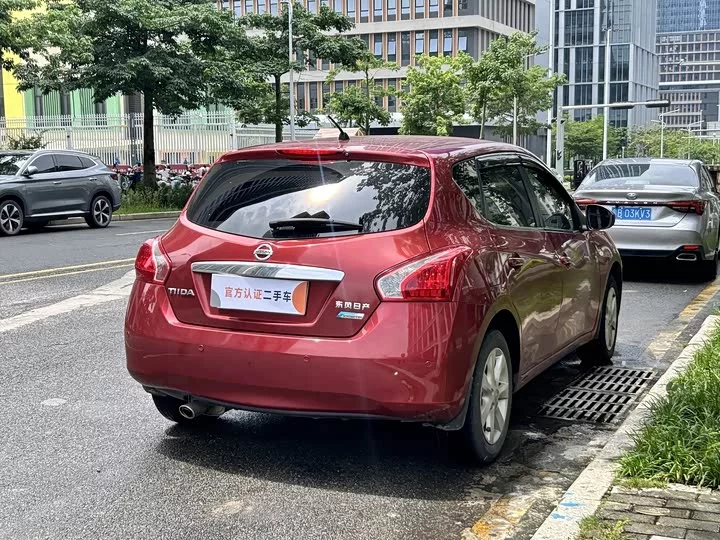 Nissan Tiida