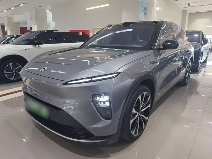 NIO ES8