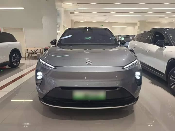 NIO ES8