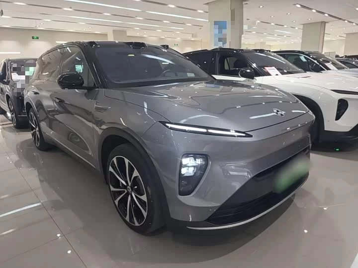 NIO ES8