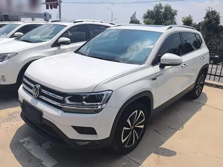Volkswagen Tharu