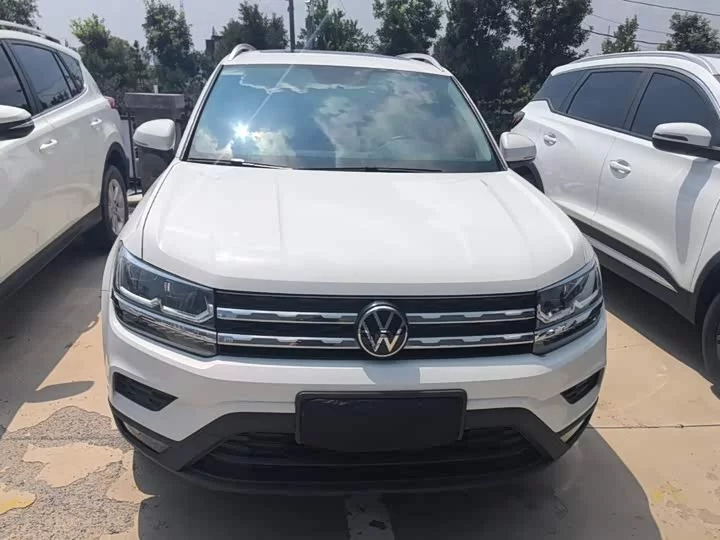 Volkswagen Tharu