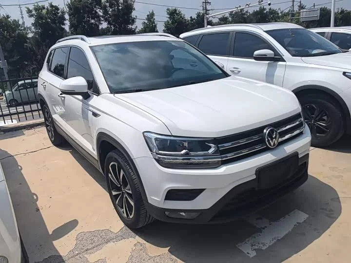 Volkswagen Tharu