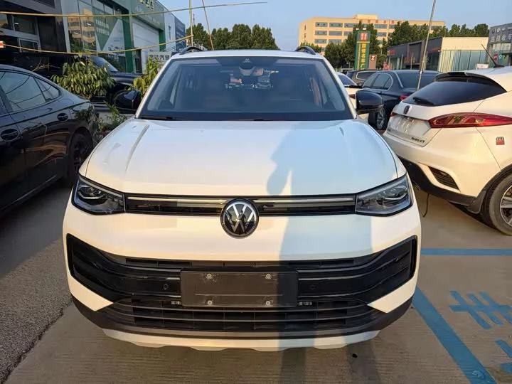 Volkswagen Tharu