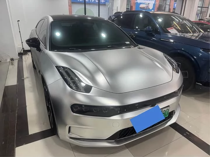 ZEEKR 001