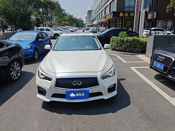 Infiniti Q50L