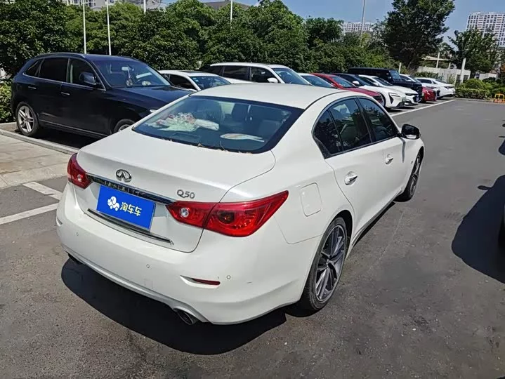 Infiniti Q50L