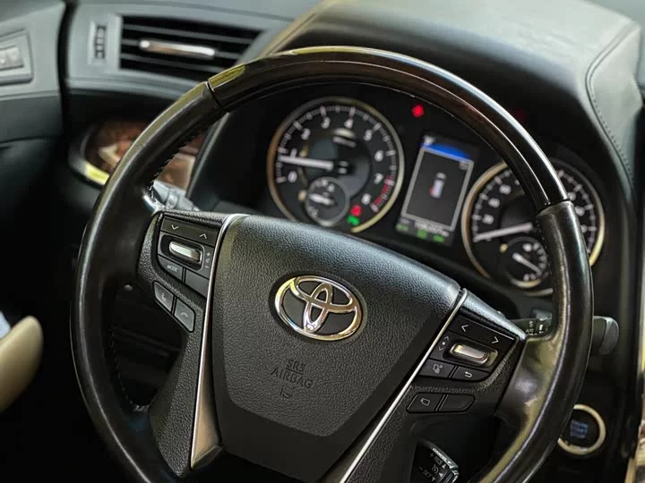 Toyota Elfa