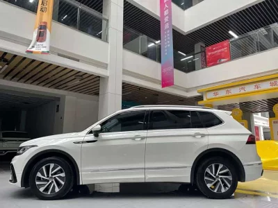 Volkswagen Tiguan L Plug-in Hybrid
