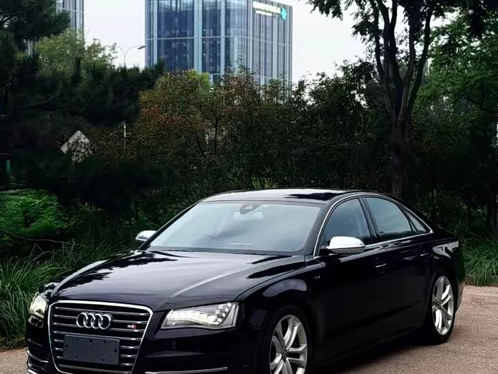 Audi S8