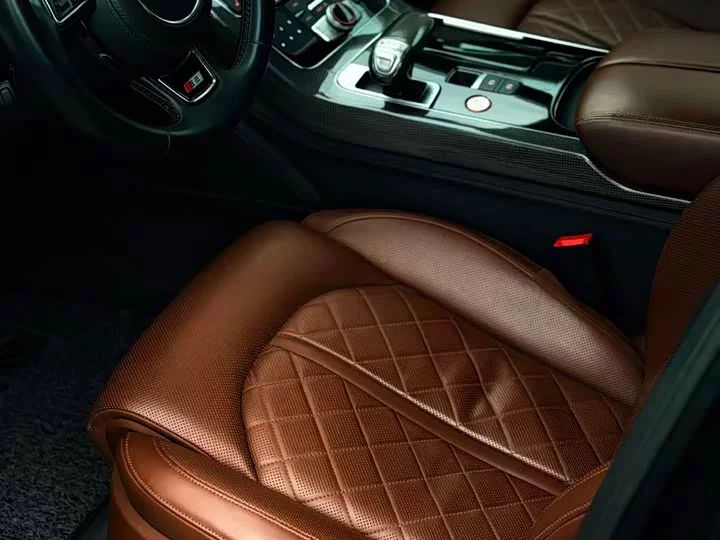 Audi S8