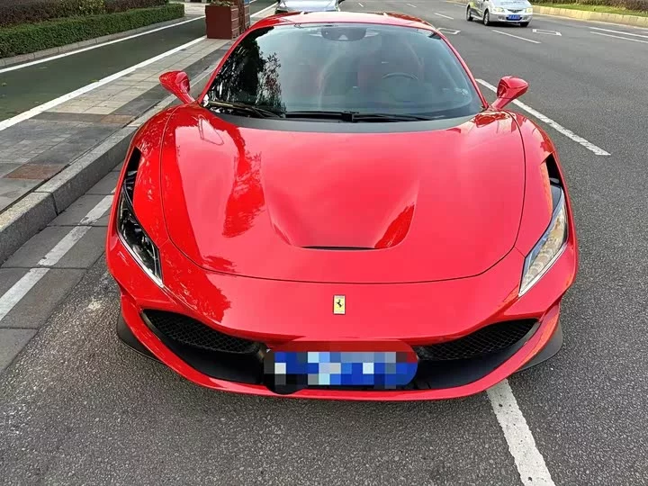 ferrari F8