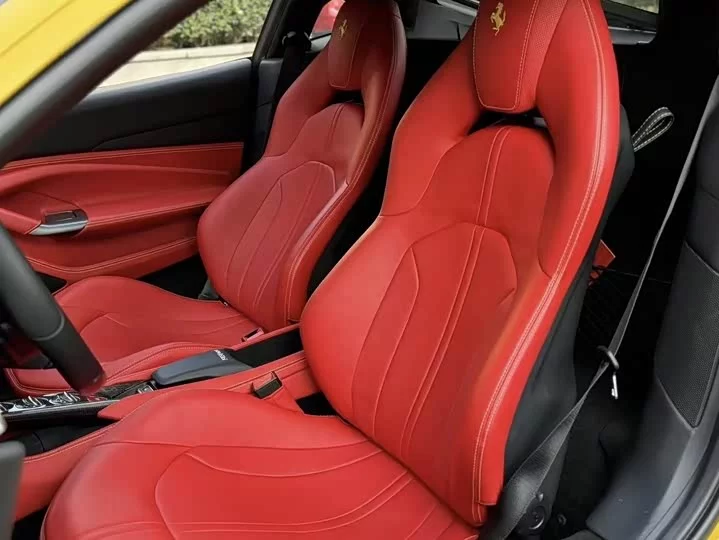 ferrari F8