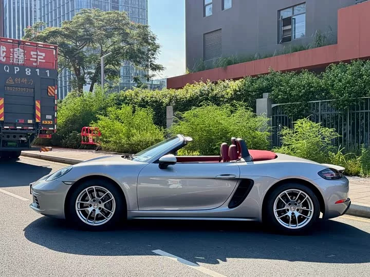 Porsche 718