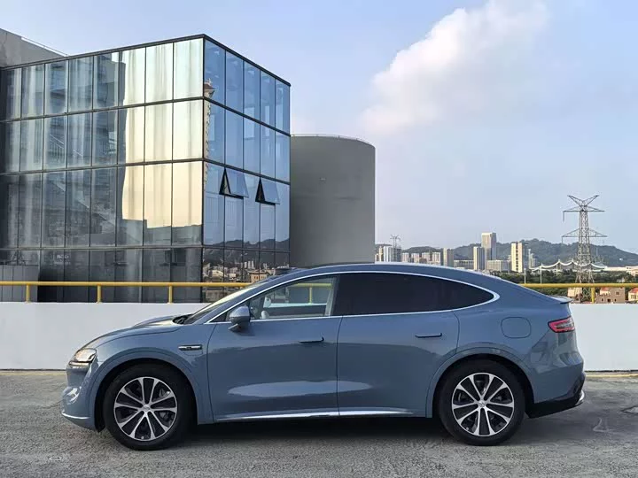 Luxeed R7