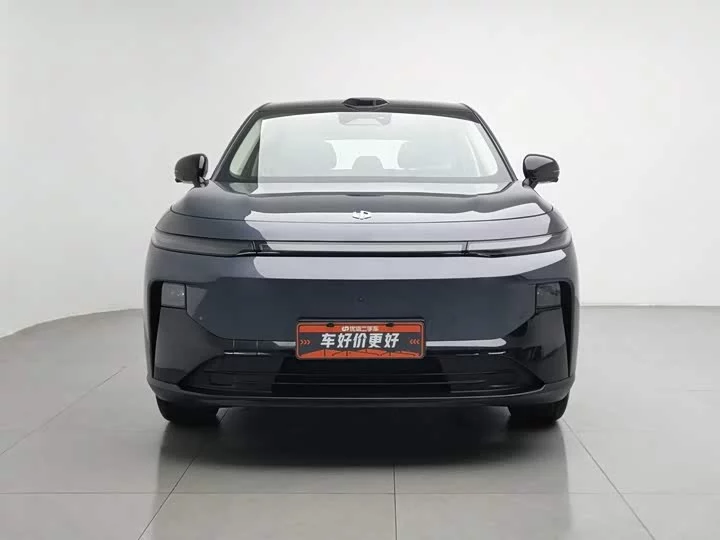 Leapmotor B10