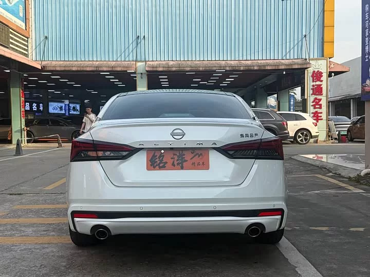 Nissan Teana