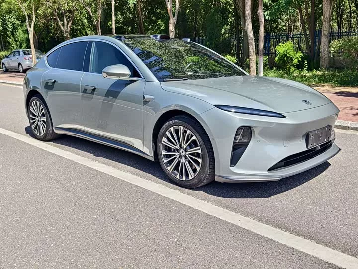 NIO ET5