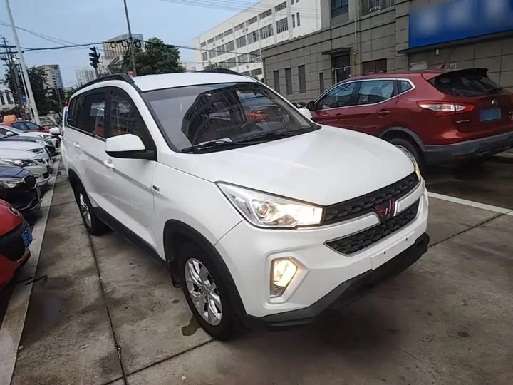 Wuling Hongguang S3