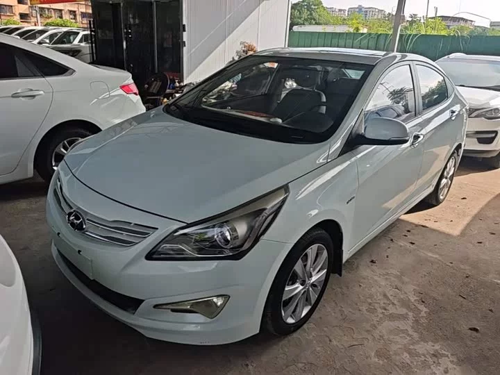 Hyundai Rena