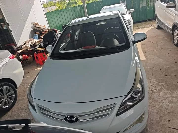 Hyundai Rena