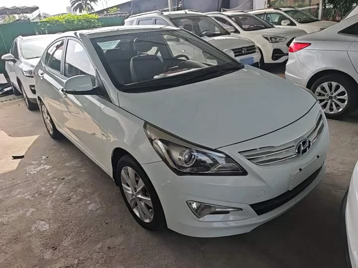 Hyundai Rena