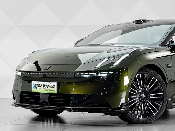 Lynk & Co 10